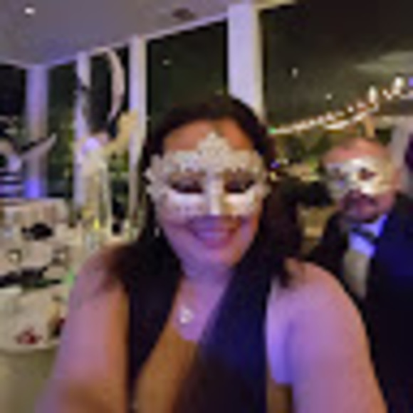 Meet your Posher, Delia - Picture 1 of 1